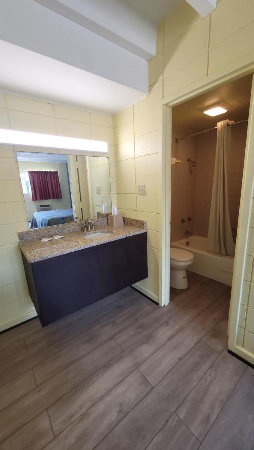 Relax Inn Lucedale Екстер'єр фото